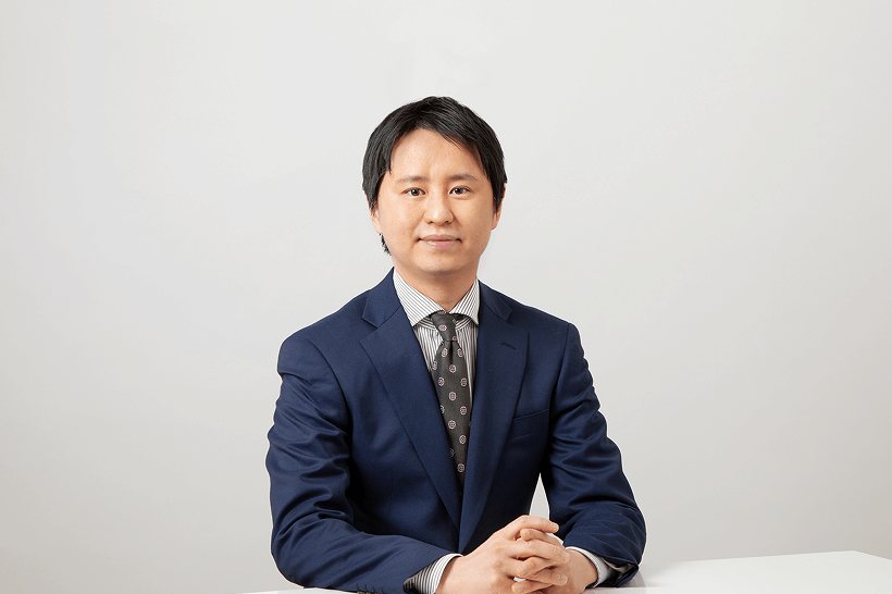 磯貝 桂（いそがい けい）上半身写真